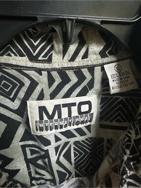 Moda International Black & Gray Geometric Casual Button-Down Shirt